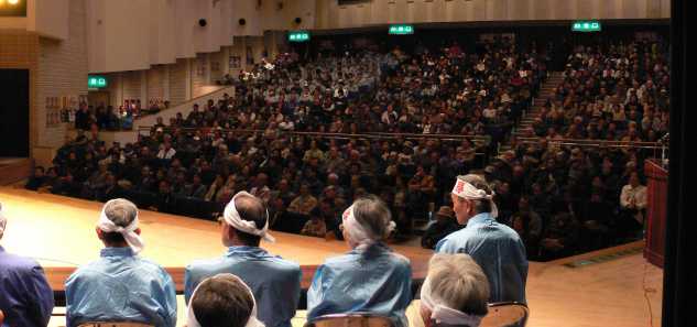 ��������̎x���҂̕��X